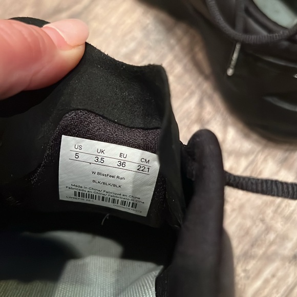 Lululemon Blissfeel Womens Running Shoe - Picture 6 of 7